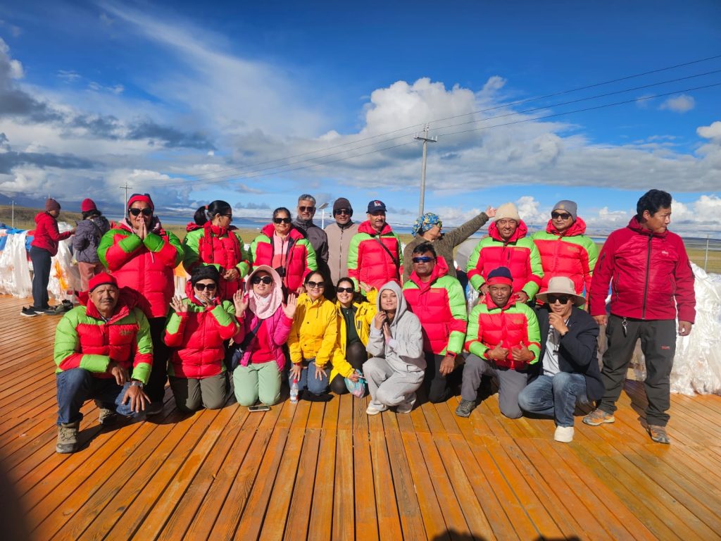Kailash Yatra Group at Mansarovar Lake